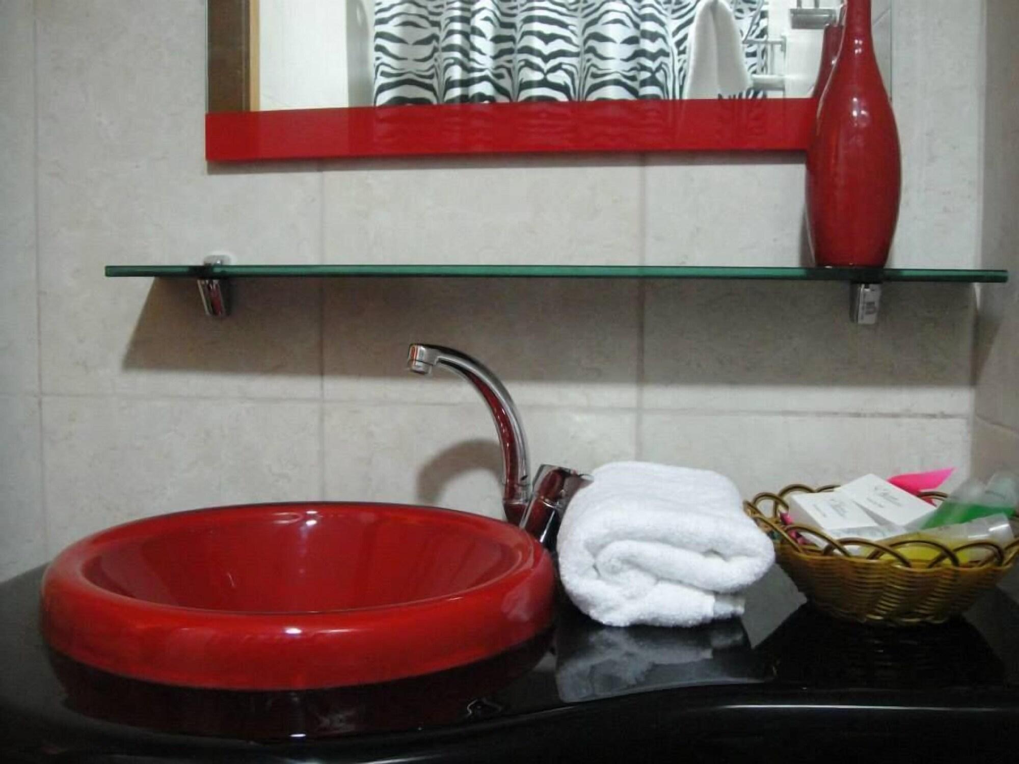 Renad Hotel Аман Екстериор снимка