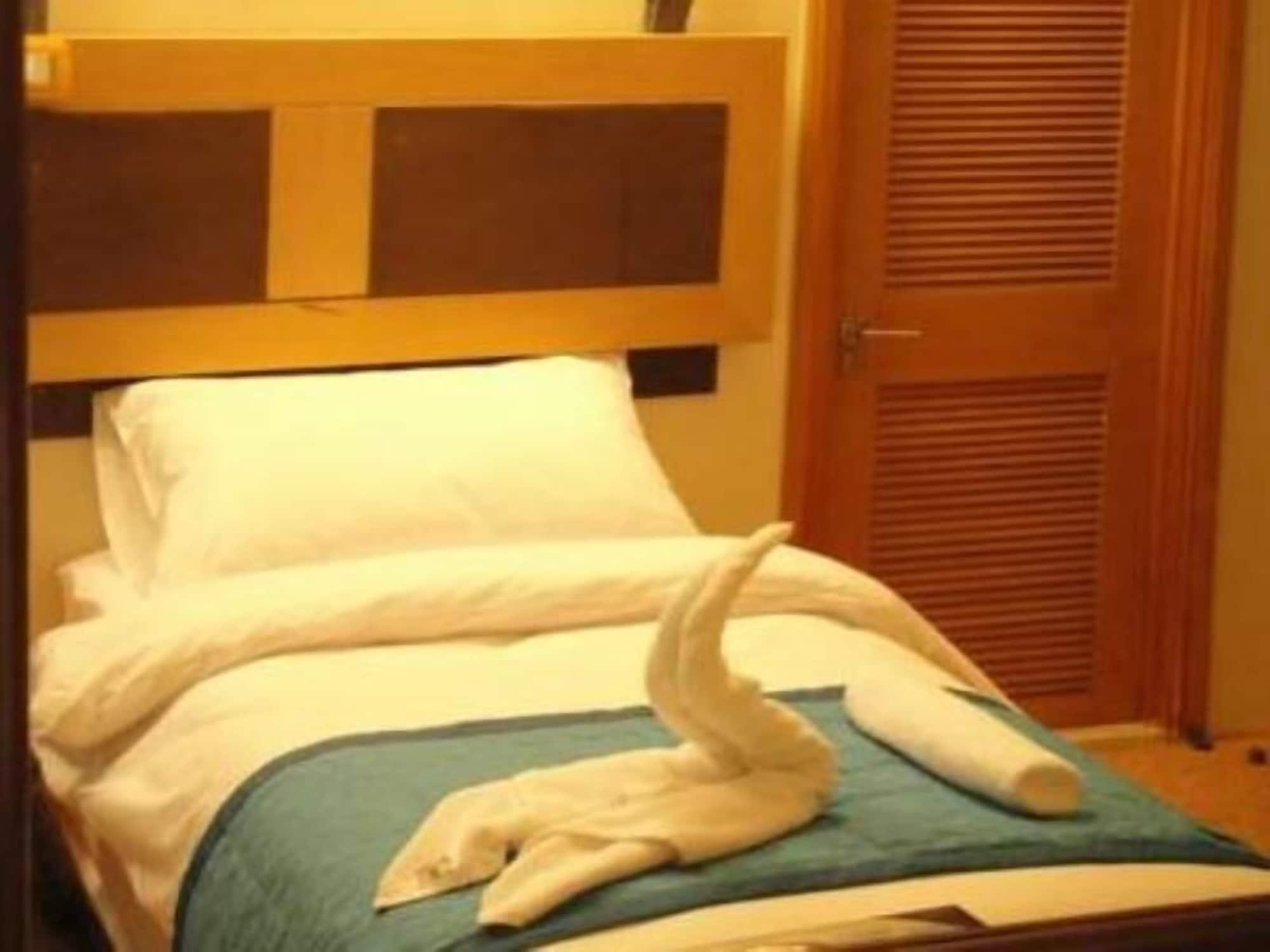 Renad Hotel Аман Екстериор снимка