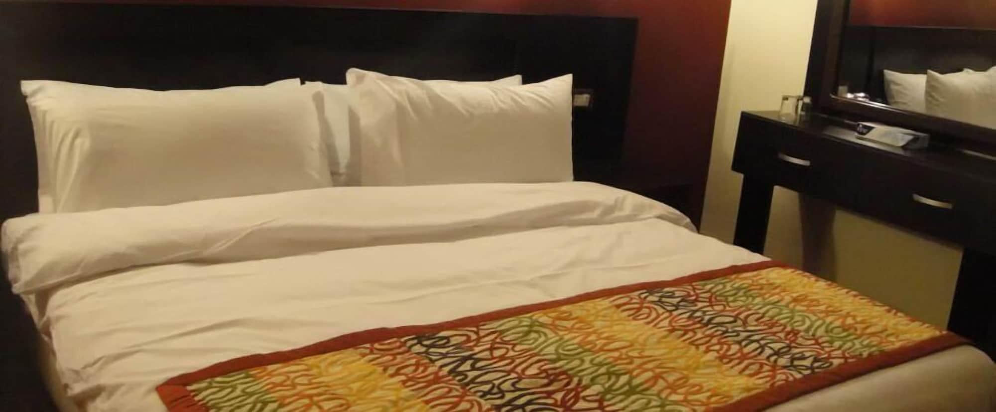 Renad Hotel Аман Екстериор снимка