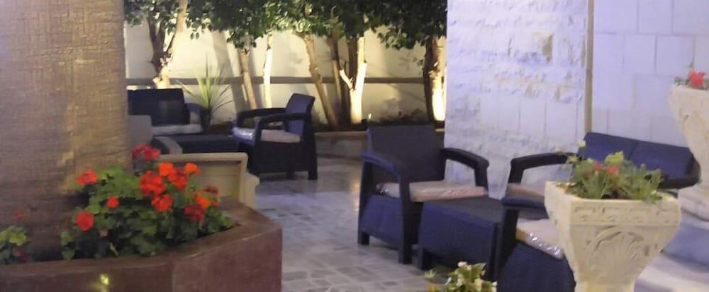 Renad Hotel Аман Екстериор снимка