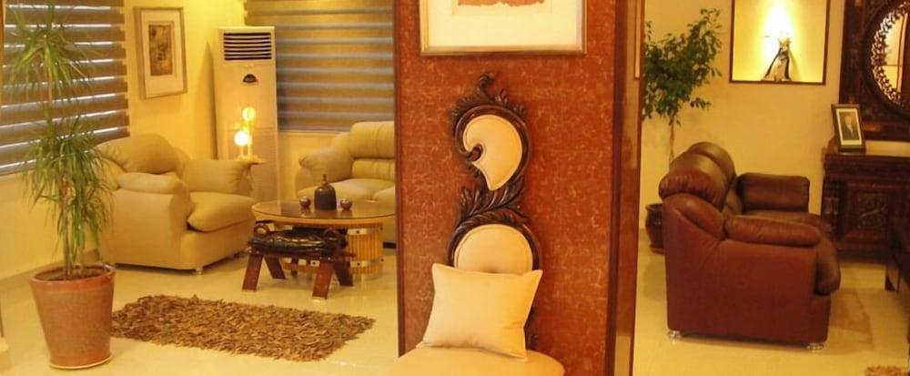 Renad Hotel Аман Екстериор снимка