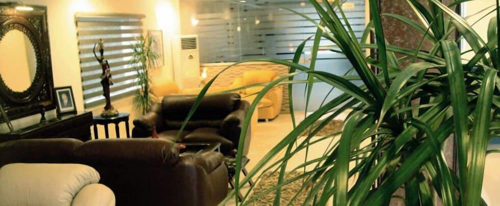 Renad Hotel Аман Екстериор снимка