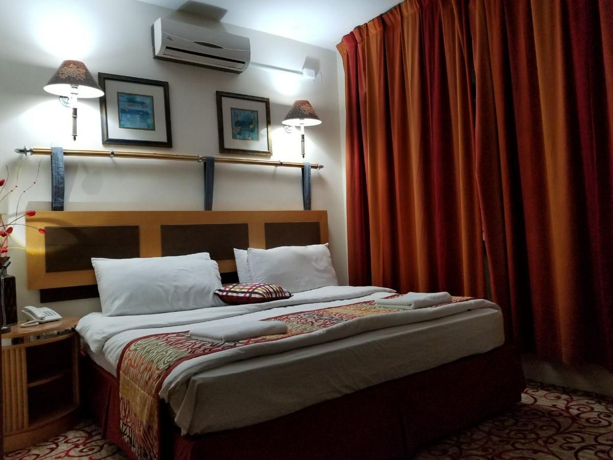 Renad Hotel Аман Екстериор снимка