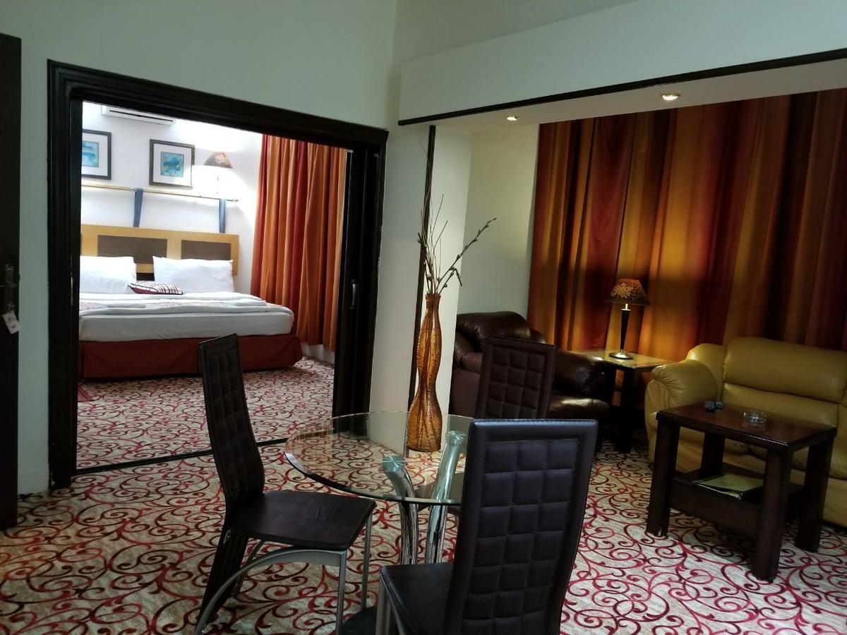 Renad Hotel Аман Екстериор снимка