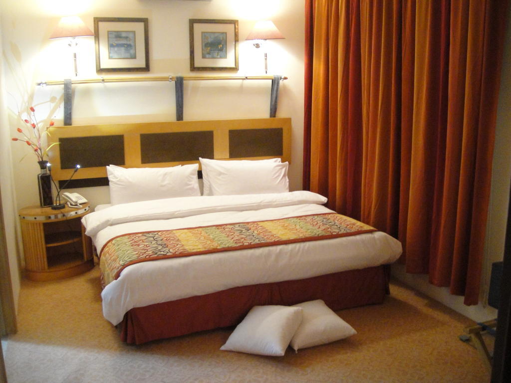 Renad Hotel Аман Екстериор снимка