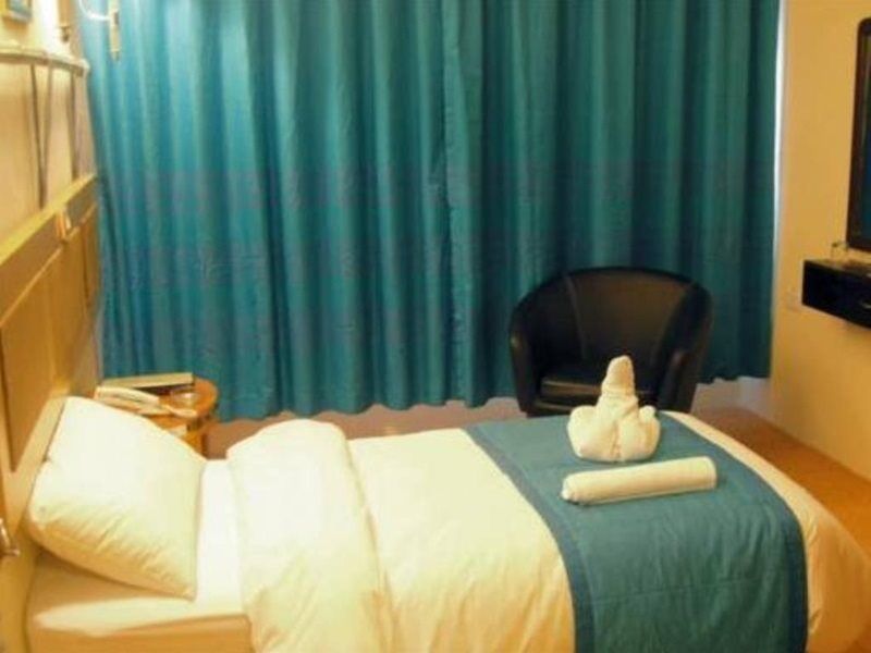 Renad Hotel Аман Екстериор снимка