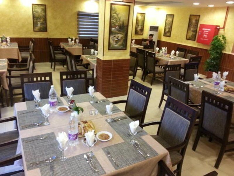 Renad Hotel Аман Екстериор снимка