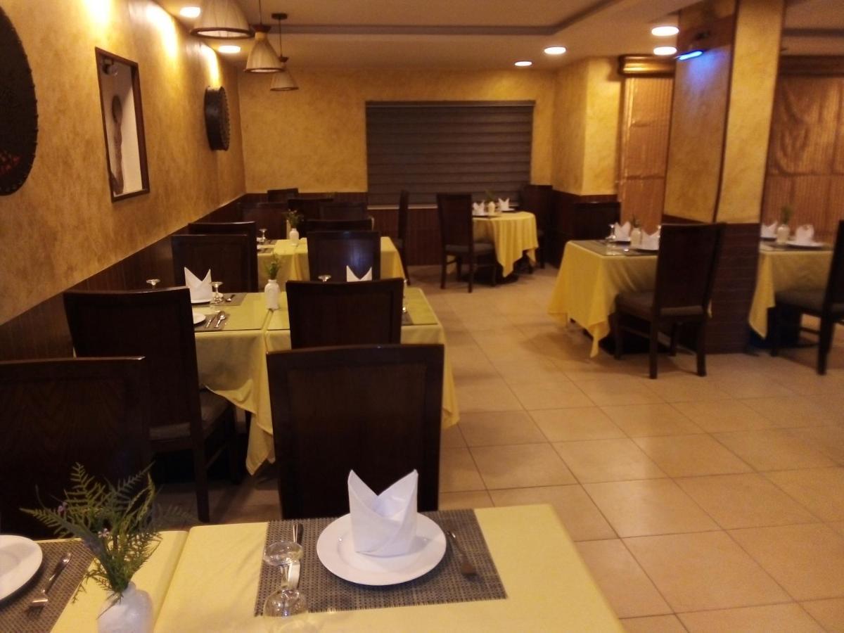 Renad Hotel Аман Екстериор снимка