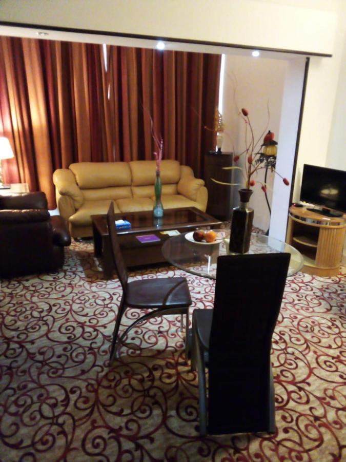 Renad Hotel Аман Екстериор снимка